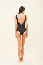 Lade das Bild in den Galerie-Viewer, Model Back: Uv Line Badeanzug Maio Swim Textura Preto Upf50+