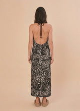 Lade das Bild in den Galerie-Viewer, Model Back: Uv Line Strandkleid High-Neck Dress Asas Upf50+