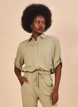 Lade das Bild in den Galerie-Viewer, Gallery: Uv Line Hemdblusenkleid Shirt Copa Sand Upf50+