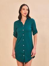 Lade das Bild in den Galerie-Viewer, Model Front: Uv Line Hemdblusenkleid Shirtdress Copenhagen Petroleo Upf50+