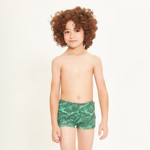 Lade das Bild in den Galerie-Viewer, Model Front: Uv Line Jungen-Badehose Sunga Folhagem Kids Upf50+
