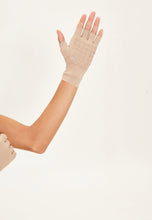 Lade das Bild in den Galerie-Viewer, Image 02: Uv Line Handschuhe Short Gloves Anti-Aging Uni Chocolate Upf50+
