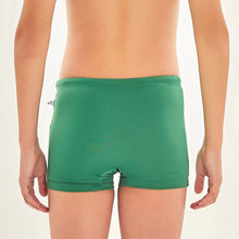Lade das Bild in den Galerie-Viewer, Model Back: Uv Line Jungen-Badehose Sunga Kids Verde Brasil Upf50+
