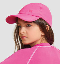 Lade das Bild in den Galerie-Viewer, Model Front: Uv Line Mützen Cap Teens Colors Inf Pink Upf50+
