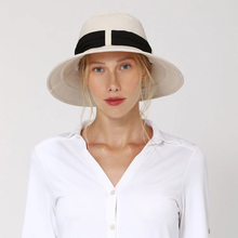 Lade das Bild in den Galerie-Viewer, Model Front: Uv Line Schlapphut Hat Paris Ville L Fem Sand Upf50+
