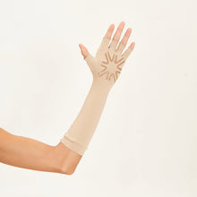 Lade das Bild in den Galerie-Viewer, Model Back: Uv Line Handschuhe Long Gloves Uni Chocolate Upf50+
