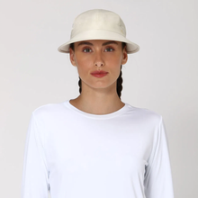 Lade das Bild in den Galerie-Viewer, Model Front: Uv Line Mützen Visor Nice Fem Sand Upf50+
