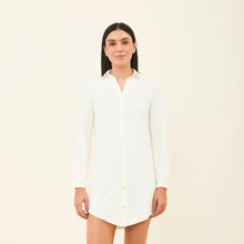 Lade das Bild in den Galerie-Viewer, Model Front: Uv Line Hemdblusenkleid Shirtdress Copenhagen Offwhite Upf50+
