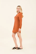 Lade das Bild in den Galerie-Viewer, Image 02: Uv Line Hemdblusenkleid Shirtdress Copenhagen Caramelo Upf50+
