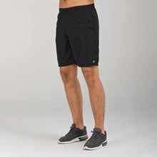 Lade das Bild in den Galerie-Viewer, Model Front: Uv Line Bermuda-Shorts Shorts New Fit Br Masc Black Upf50+
