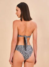 Lade das Bild in den Galerie-Viewer, Model Back: Uv Line Set Set Bandeau Asas Upf50+
