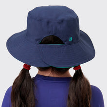 Lade das Bild in den Galerie-Viewer, Model Back: Uv Line Schlapphut Hat California Inf Navy Blue Lagoa Upf50+
