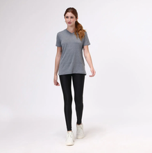 Lade das Bild in den Galerie-Viewer, Model Front: Uv Line Fitness-Top Sport Fit Mescla Fem
