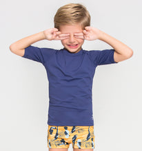 Lade das Bild in den Galerie-Viewer, Image 02: Uv Line Rashguard Kids Fpu50+ Uvpro Short Sleeve T-Shirt Navy Blue Uv
