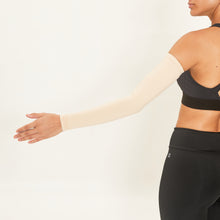 Lade das Bild in den Galerie-Viewer, Model Back: Uv Line Handschuhe Long Sleeve Beige Upf50+
