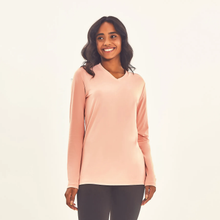 Lade das Bild in den Galerie-Viewer, Model Front: Uv Line Rashguard Longsleeve Sport Fit Solar Rose Upf50+
