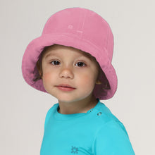 Lade das Bild in den Galerie-Viewer, Model Front: Uv Line Eimerhut Napoli Basic Kids Rosa Chiclete Upf50+
