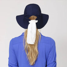 Lade das Bild in den Galerie-Viewer, Model Back: Uv Line Schlapphut San Remo Fpu50+ Hat Navy Blue Uv
