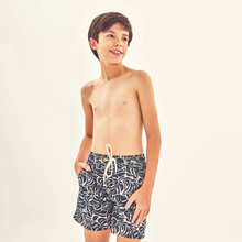 Lade das Bild in den Galerie-Viewer, Model Front: Uv Line Jungen-Badehose Shorts Kids Costela Aco Upf50+
