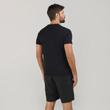 Lade das Bild in den Galerie-Viewer, Model Back: Uv Line Fitness-Top Sport Fit Mas Preto Upf50+
