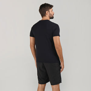 Model Back: Uv Line Fitness-Top Sport Fit Mas Preto Upf50+