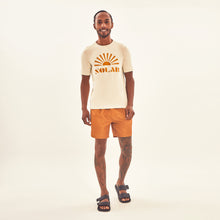 Lade das Bild in den Galerie-Viewer, Model Front: Uv Line Fitness-Top T-Shirt Solar Off White Upf50+
