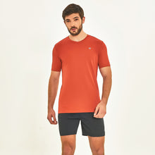 Lade das Bild in den Galerie-Viewer, Model Front: Uv Line Fitness-Top T-Shirt Sport Fit Ferrugem Upf50+
